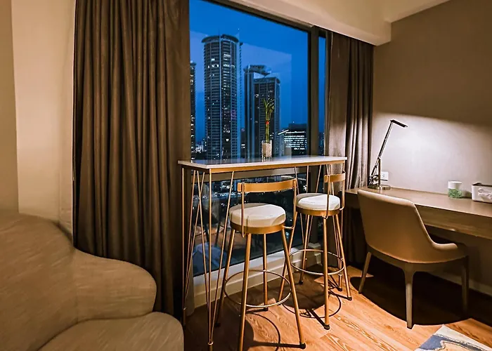 Rockwell View Twin With Free Wifi Pool & Gym Apartment *