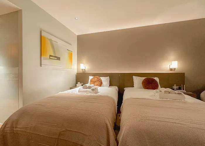 Rockwell View Twin With Free Wifi Pool & Gym Apartment Manila