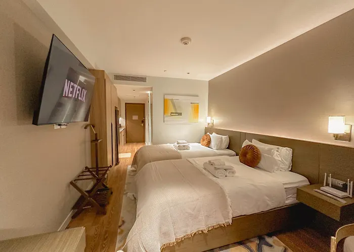 Rockwell View Twin With Free Wifi Pool & Gym *