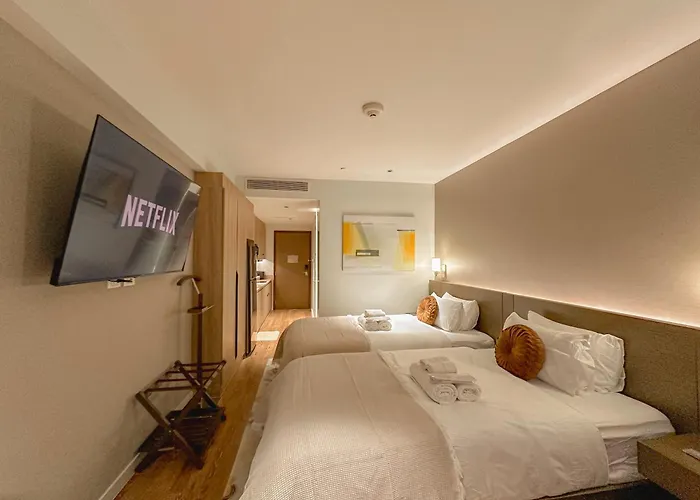 Rockwell View Twin With Free Wifi Pool & Gym Apartment