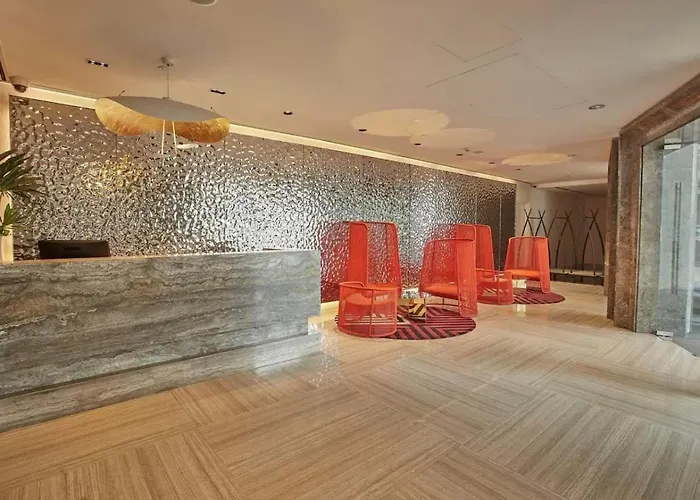Rockwell View Twin With Free Wifi Pool & Gym Manila