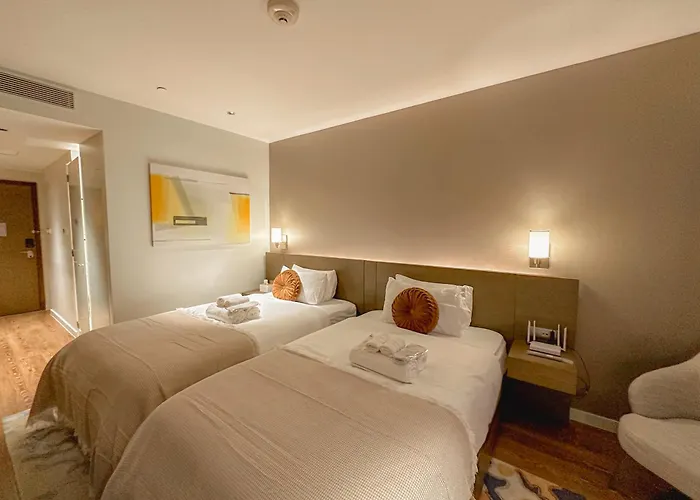 Rockwell View Twin With Free Wifi Pool & Gym Apartment Manila